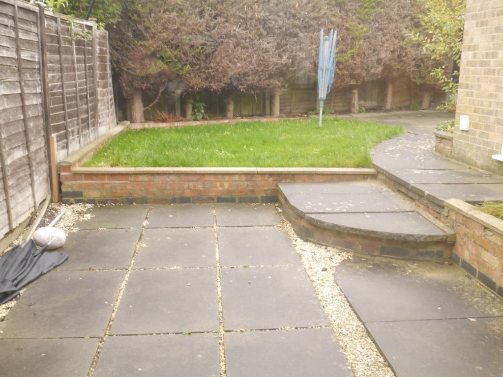 Maple Close, Melton Mowbray LE13 3 bed semidetached house to rent £