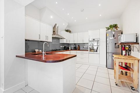 5 bedroom terraced house for sale, Chestnut Grove, London, SW12