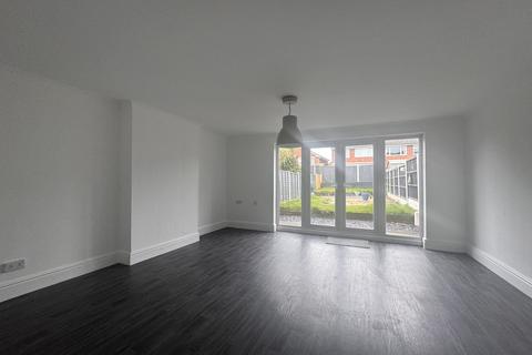 3 bedroom semi-detached house to rent, Wheatfield View, Birmingham