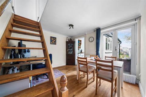 2 bedroom semi-detached house for sale, Worplesdon Road, Guildford