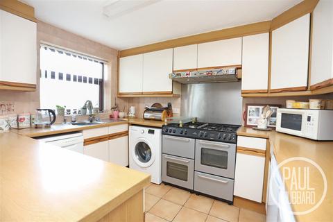 3 bedroom terraced house for sale, Church Road, Kessingland, NR33