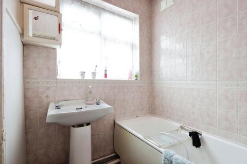 3 bedroom semi-detached house for sale, The Drive, Harrow