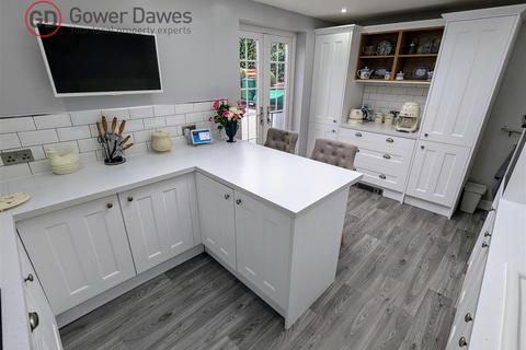 7 Bowerman Road, Grays, RM16 4EH