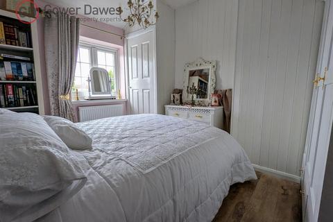 7 Bowerman Road, Grays, RM16 4EH