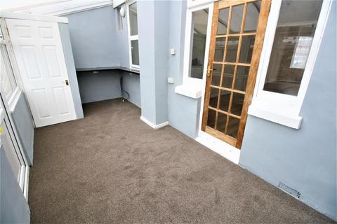 3 bedroom semi-detached house to rent, Grange Crescent, Gosport PO12