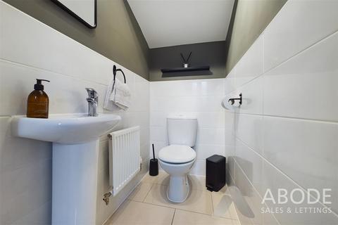7 Cascade Close, Burton-on-trent, DE14 1DX