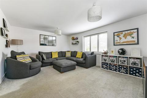 3 bedroom end of terrace house for sale, Blossom Way, Barnham