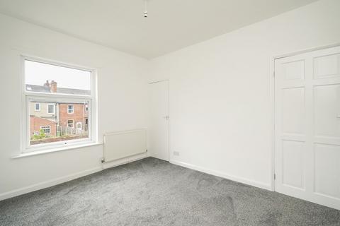 2 bedroom terraced house to rent, Sherwood Street, Chesterfield S40