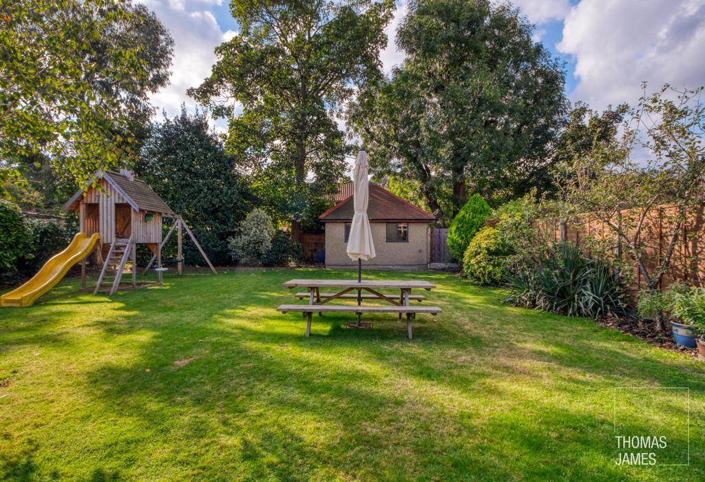 Bury Street West, mature garden