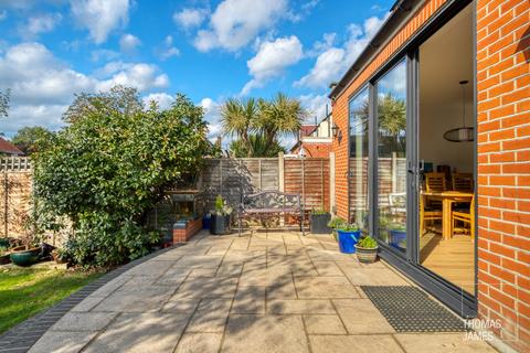 346 Bury Street West, London, N9 9LA
