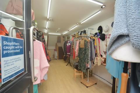 Retail property (high street) to rent, Broad Street, Ross-on-Wye, HR9