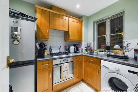 1 bedroom flat for sale, Kidman Close, Romford RM2