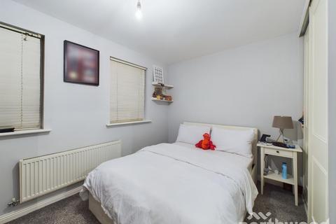 1 bedroom flat for sale, Kidman Close, Romford RM2