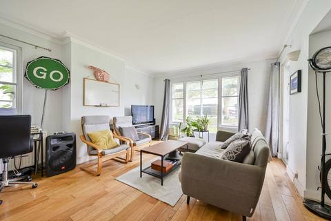 3 bedroom flat for sale, Colebrook Close, Putney, London, SW15