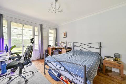 3 bedroom flat for sale, Colebrook Close, Putney, London, SW15