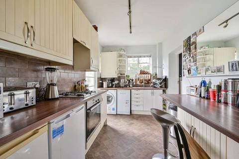 3 bedroom flat for sale, Colebrook Close, Putney, London, SW15