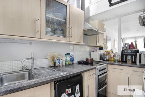 1 bedroom apartment for sale, Bishops Mead, Camberwell Road, London, SE5