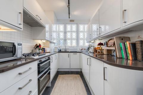 3 bedroom flat for sale, Akenside Road, London, NW3