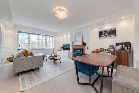 3 bedroom flat for sale, Akenside Road, London, NW3