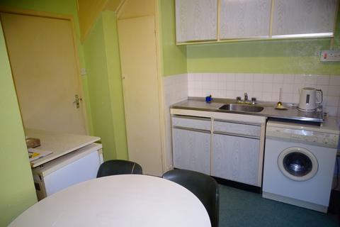 12 Bedfont Green Close, Feltham, TW14 8EG