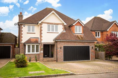 5 bedroom detached house for sale, Hedgecourt Place, East Grinstead RH19