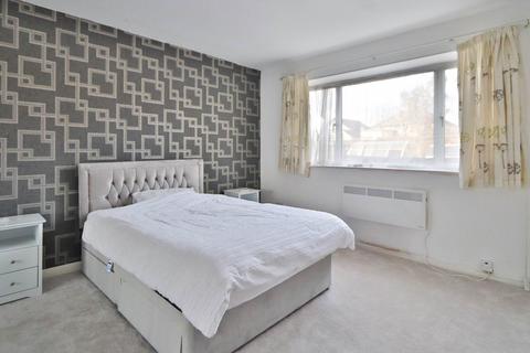 2 bedroom flat for sale, Linden Grove, New Malden