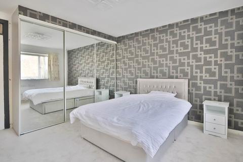 2 bedroom flat for sale, Linden Grove, New Malden