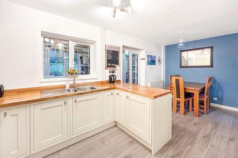17 Beverley Crescent, Forsbrook, Stoke-on-trent, ST11 9DQ