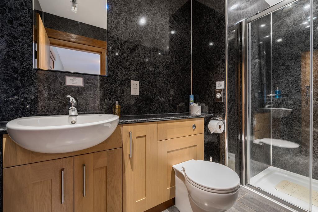 The Barn Bedroom One En-suite