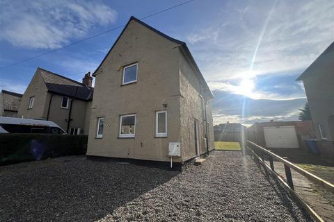 4 bedroom semi-detached house to rent, Swansfield Park Road, Alnwick