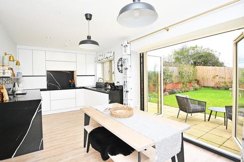 5 bedroom detached house for sale, Hymas Court, Burton Leonard