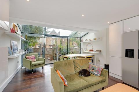 21 Trecastle Way, London, N7 0EL