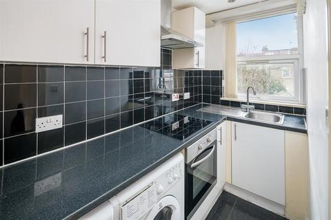 Studio to rent, Springfield Road, London, N15