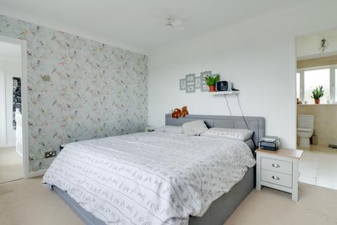 9 Millfields Way, Wombourne, Wolverhampton, WV5 8HA