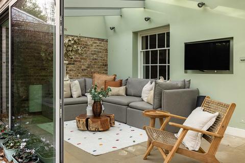 37 Downshire Hill, London, NW3 1NU