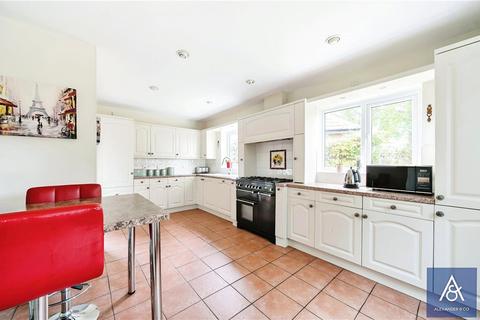 6 Edgewood, Brackley, NN13 6PJ