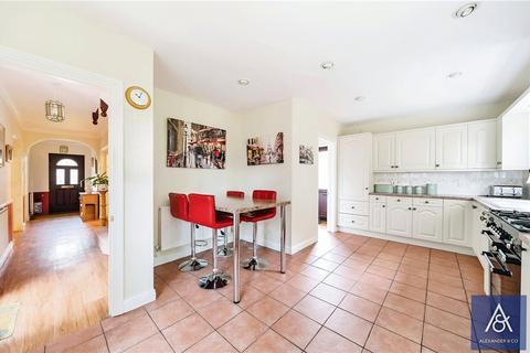 6 Edgewood, Brackley, NN13 6PJ