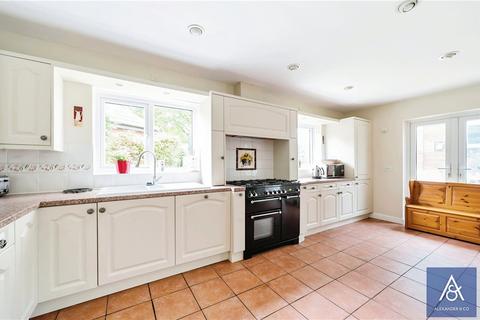 6 Edgewood, Brackley, NN13 6PJ