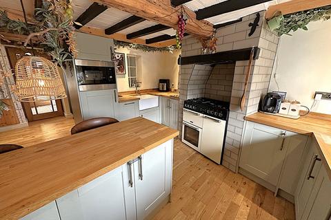 3 bedroom detached house for sale, Wentworth Road, Thorpe Hesley