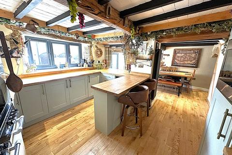 3 bedroom detached house for sale, Wentworth Road, Thorpe Hesley