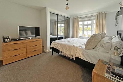 1 Bardon Walk, Exeter, EX2 7PP