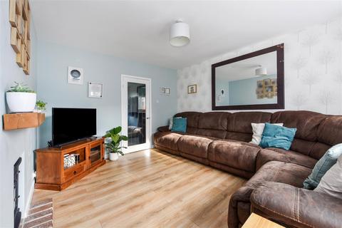 18 Blackdown Crescent, Havant, PO9 5AZ