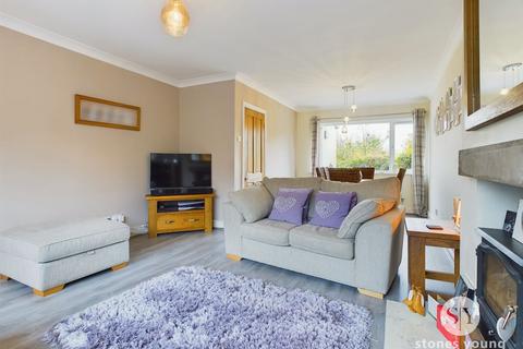 21 Beech Close, Clayton Le Dale, Blackburn, BB1 9JF