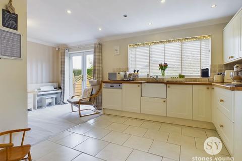 21 Beech Close, Clayton Le Dale, Blackburn, BB1 9JF