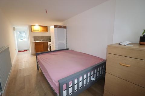 undefined, Fullwell Avenue, Ilford IG5