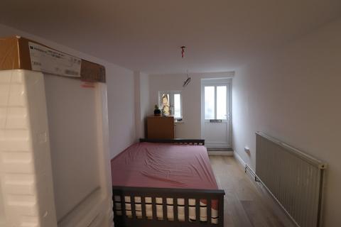 undefined, Fullwell Avenue, Ilford IG5