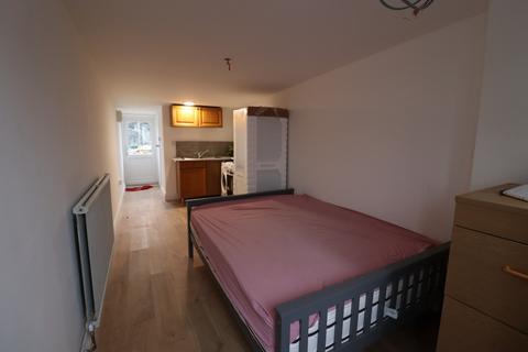 undefined, Fullwell Avenue, Ilford IG5