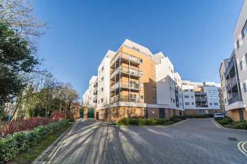 Sovereign Way, TONBRIDGE