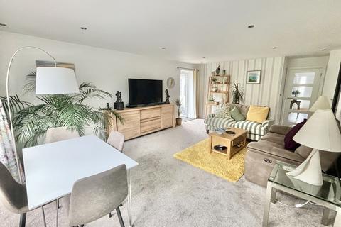 10 Brookdale Close, Broadstone, BH18 9AA