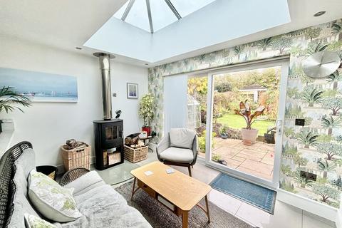 10 Brookdale Close, Broadstone, BH18 9AA